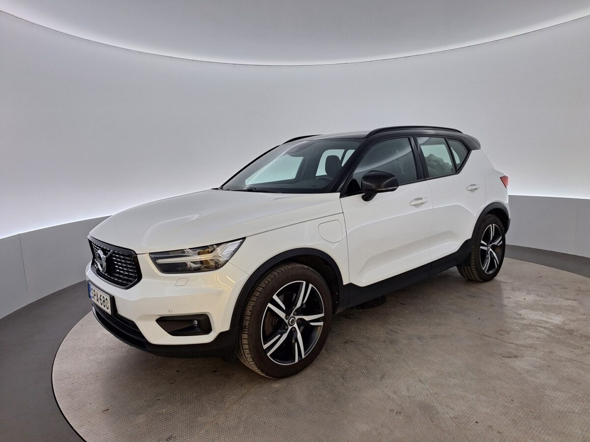 Volvo XC40 T5 TwE R-Design aut | Jakohihna vaihdettu 3/26 | Huippuvarusteet | Suomiauto - Korko 2