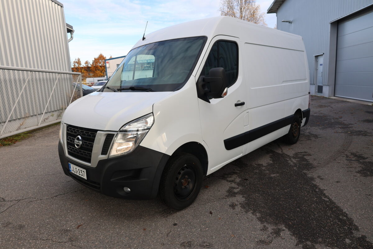 Nissan NV400 Van 2