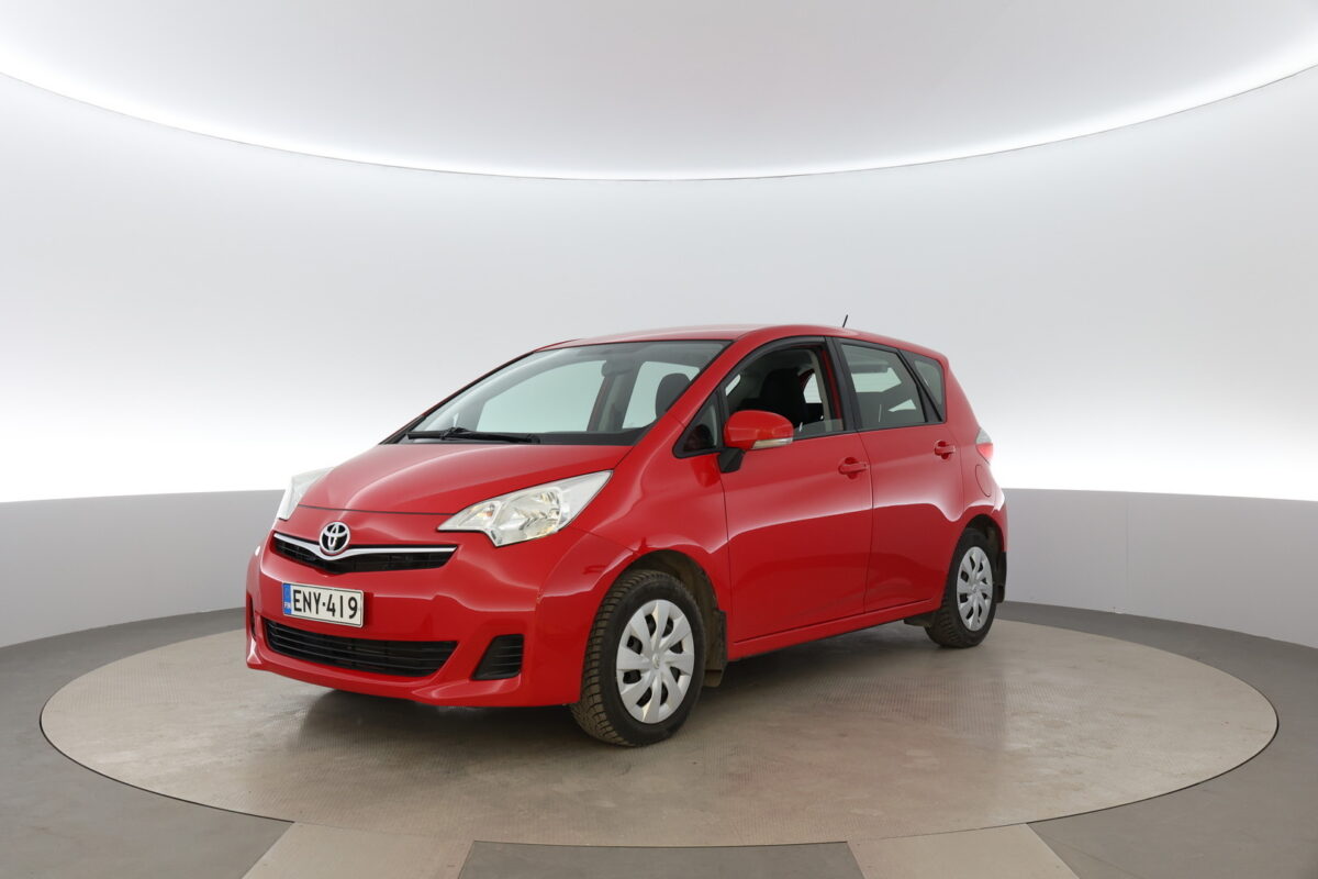 Toyota Verso-S 1