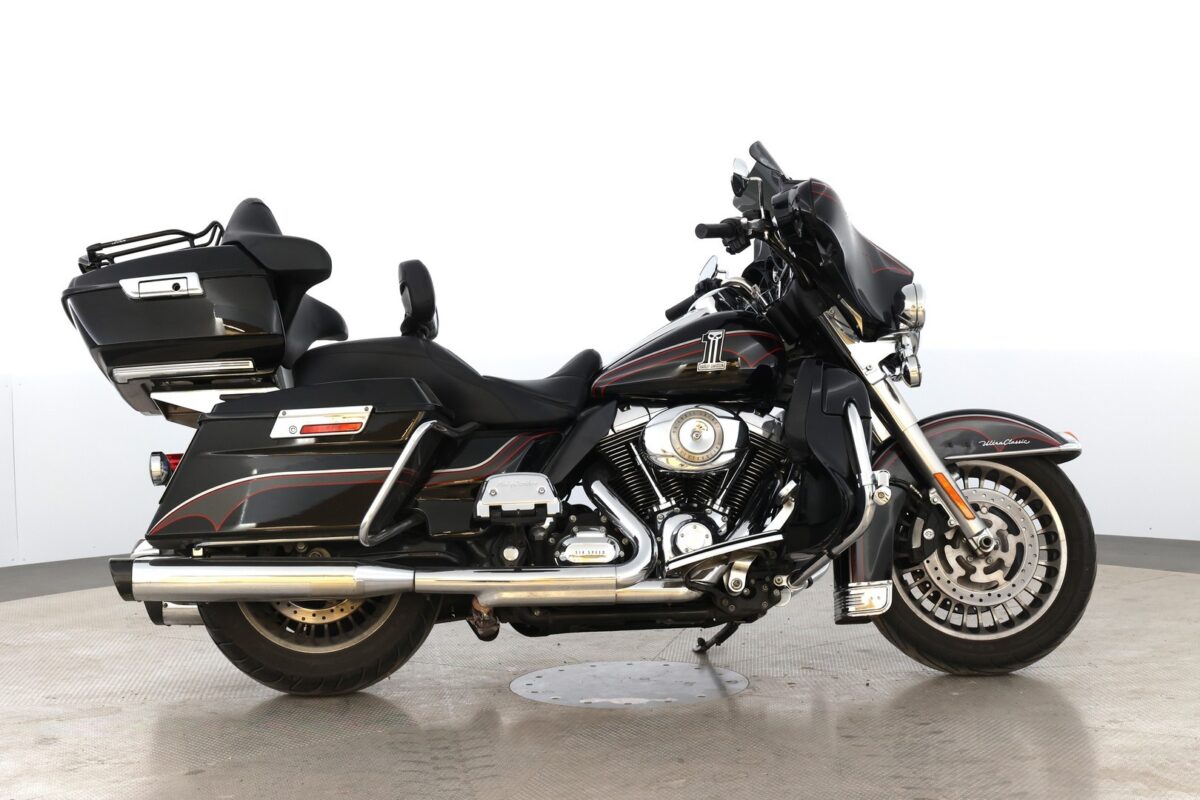 Harley-Davidson TOURING FLHTCU ULTRA GLIDE - Uusi etu- ja takarengas