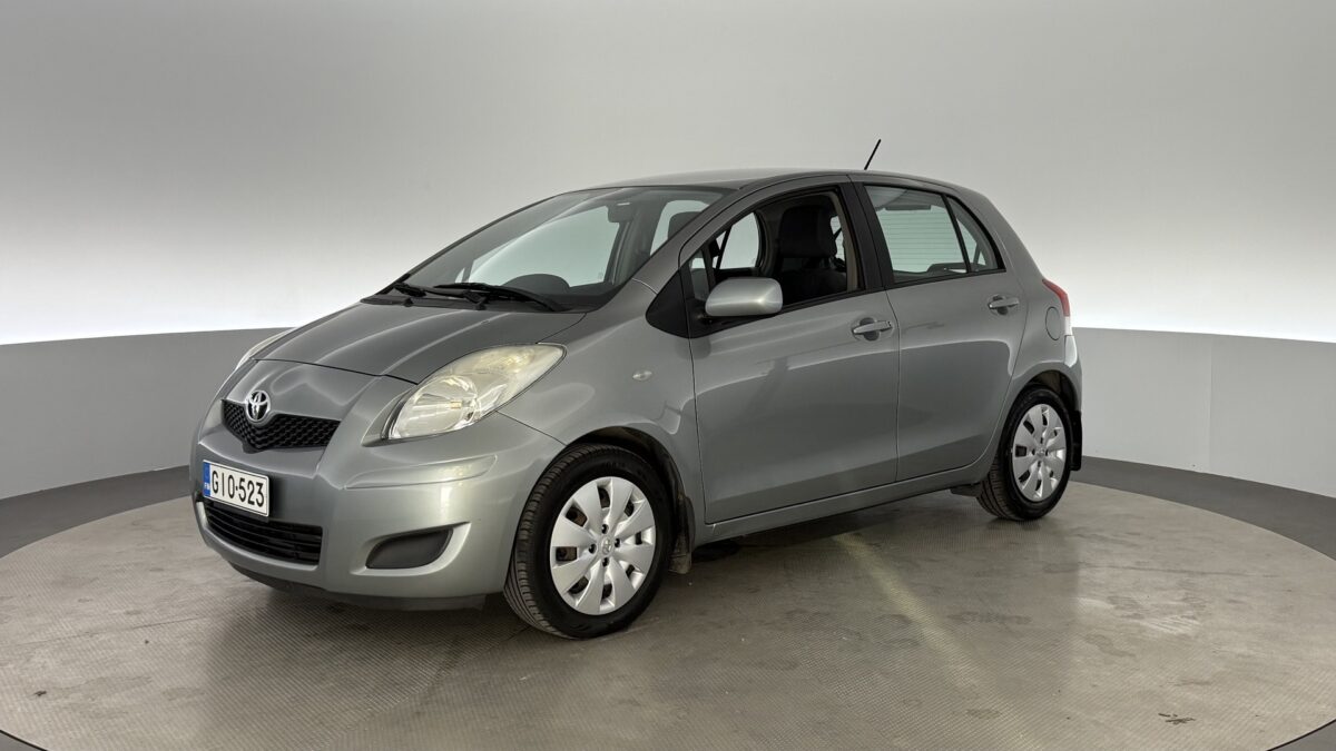 Toyota Yaris 1