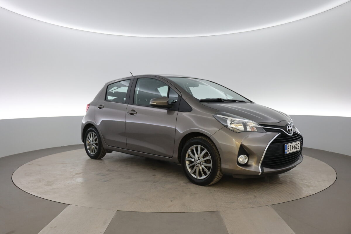 Toyota Yaris 1