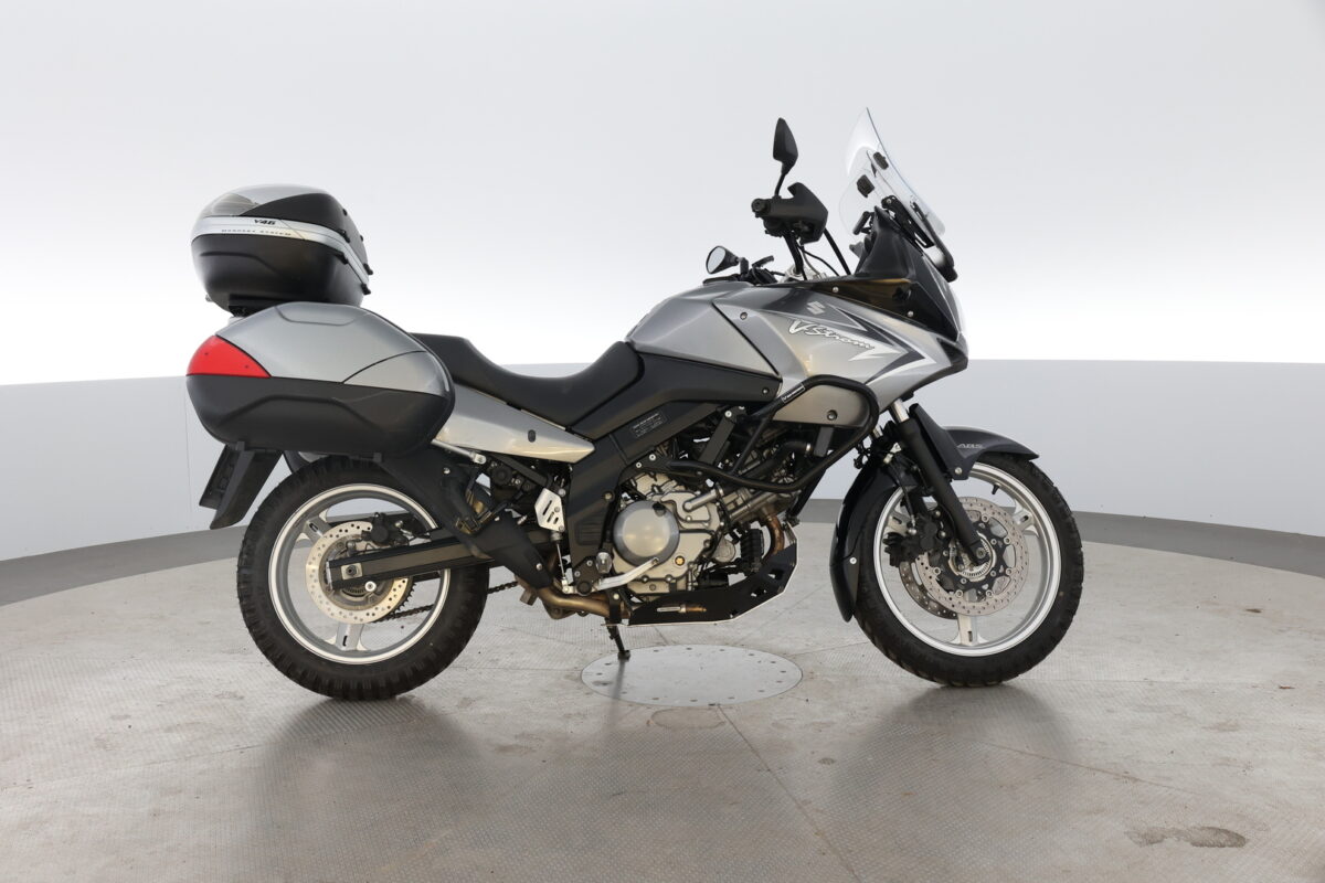 Suzuki DL 650 V-Strom - Uudet ajamattomat renkaat - Kahvanlämmittimet - 3xlaukut