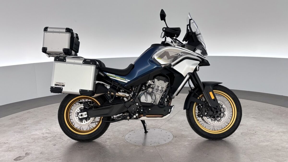 CFMOTO 800MT Touring - Hinta sis. laukut