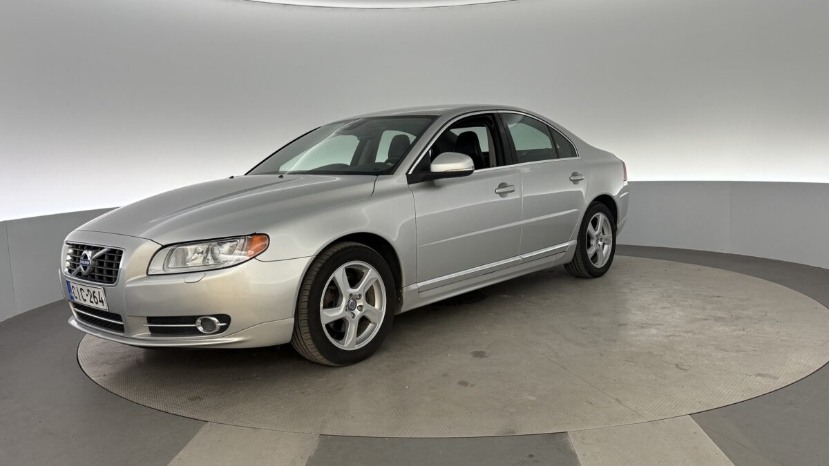 Volvo S80 D3 Momentum aut | Lisälämmitin | Vetokoukku | AutoAc | Nahat | Cruise | Xenon Valot - Korko 2