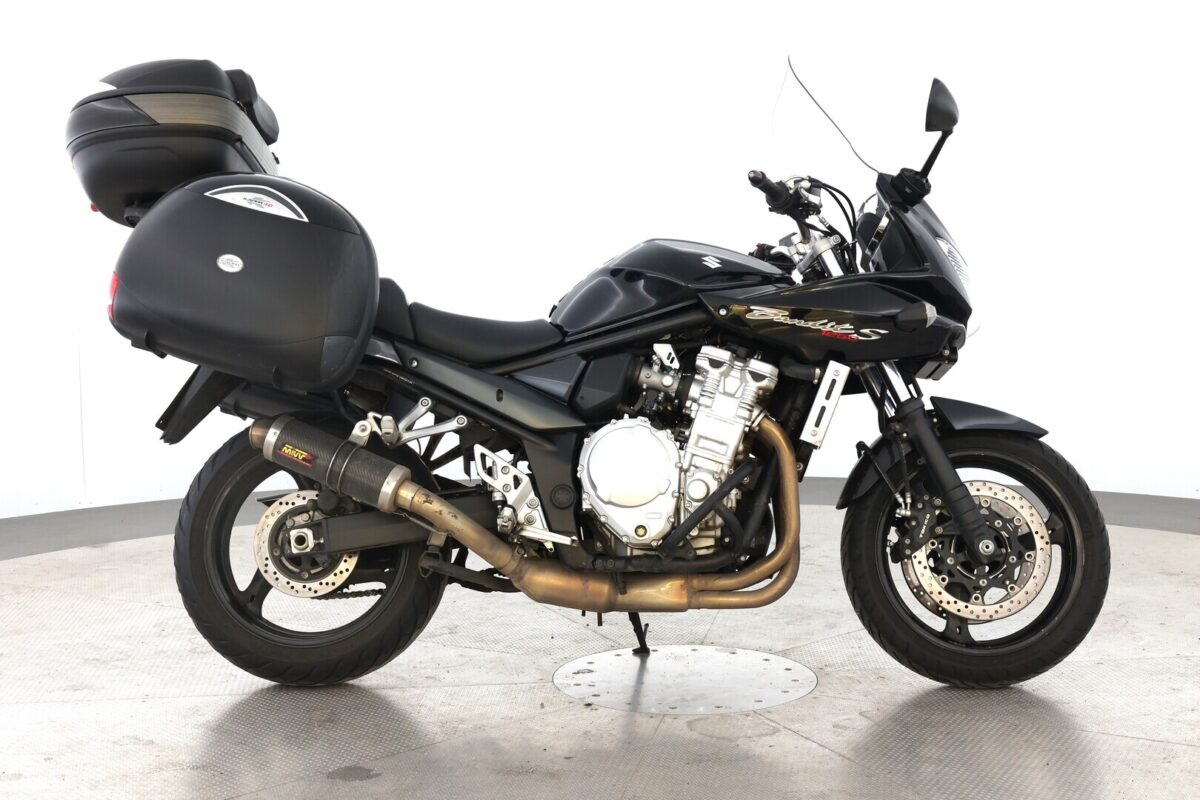 Suzuki GSF 1250 S Bandit | Korko alkaen 0% | LED-lisävalo | Taka- ja sivulaukut - Korko 2