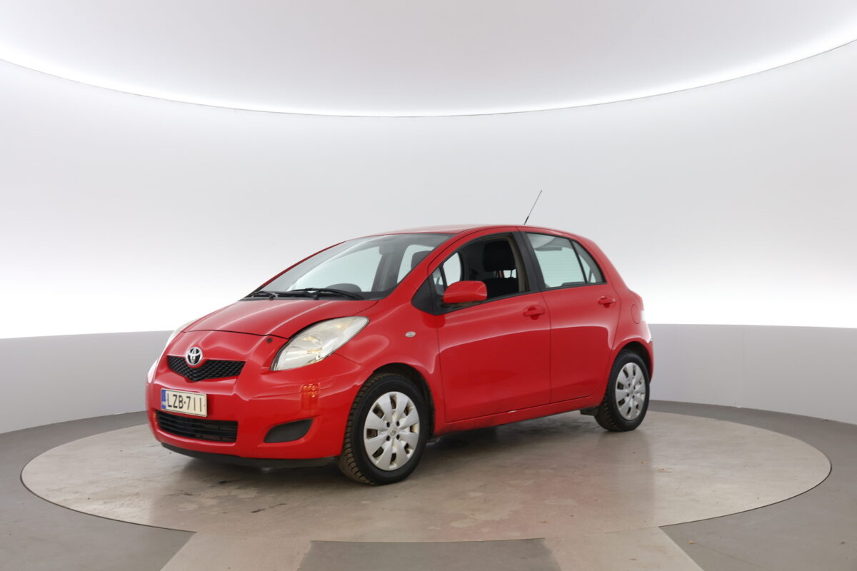 Toyota Yaris 1