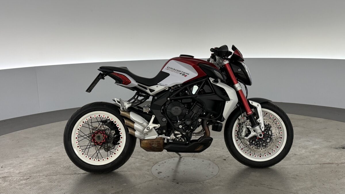 MV Agusta BRUTALE 800 DRAGSTER RR | Tämä pitää nähdä! - Korko 2