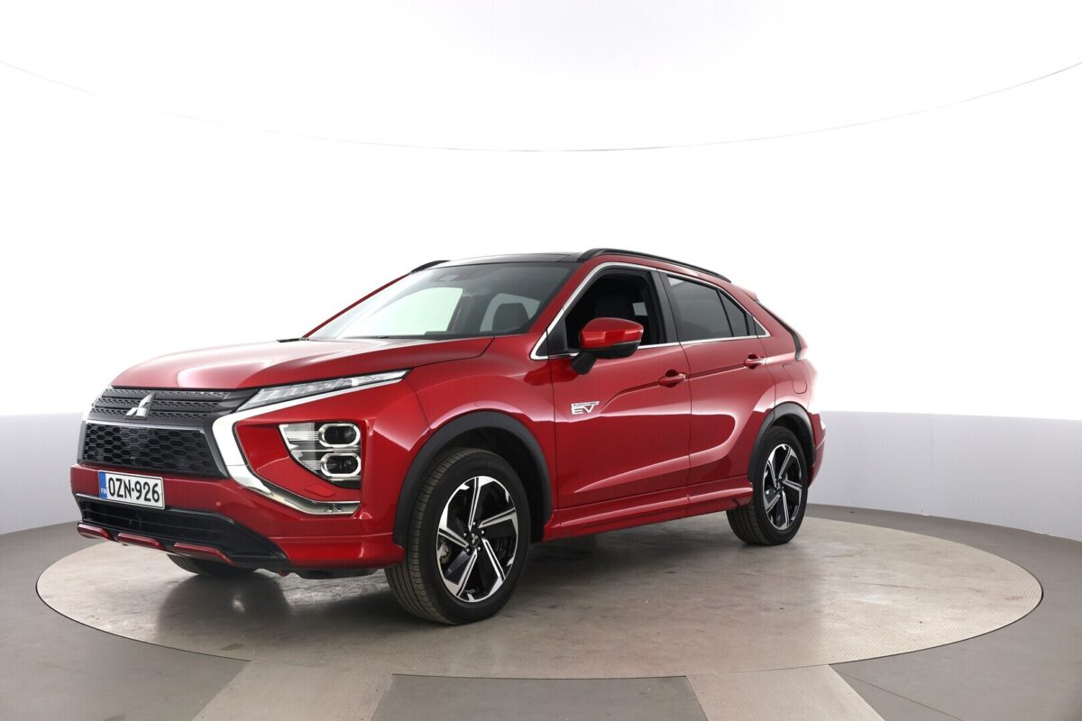 Mitsubishi Eclipse Cross 2.4 PHEV Instyle Plus 4WD | Mukautuva vakkari | HUD | Panorama kattoluukku | Vähän ajettu! - Korko alk. 2