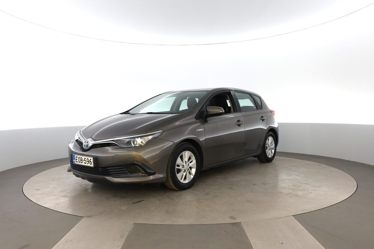 Toyota Auris 1