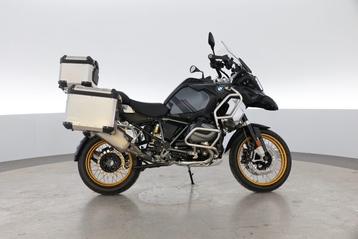 BMW R 1250 GS Adventure | Performance | Trible Black | Akrapovic | - ILMAINEN KOTIINKULJETUS! -
