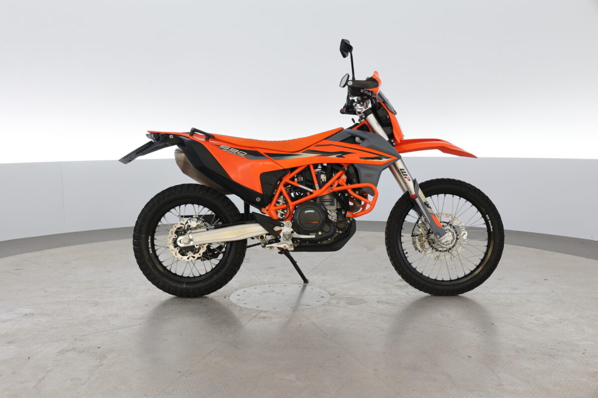 KTM 690 Enduro R | Nappularenkaat mukaan - ILMAINEN KOTIINKULJETUS! -